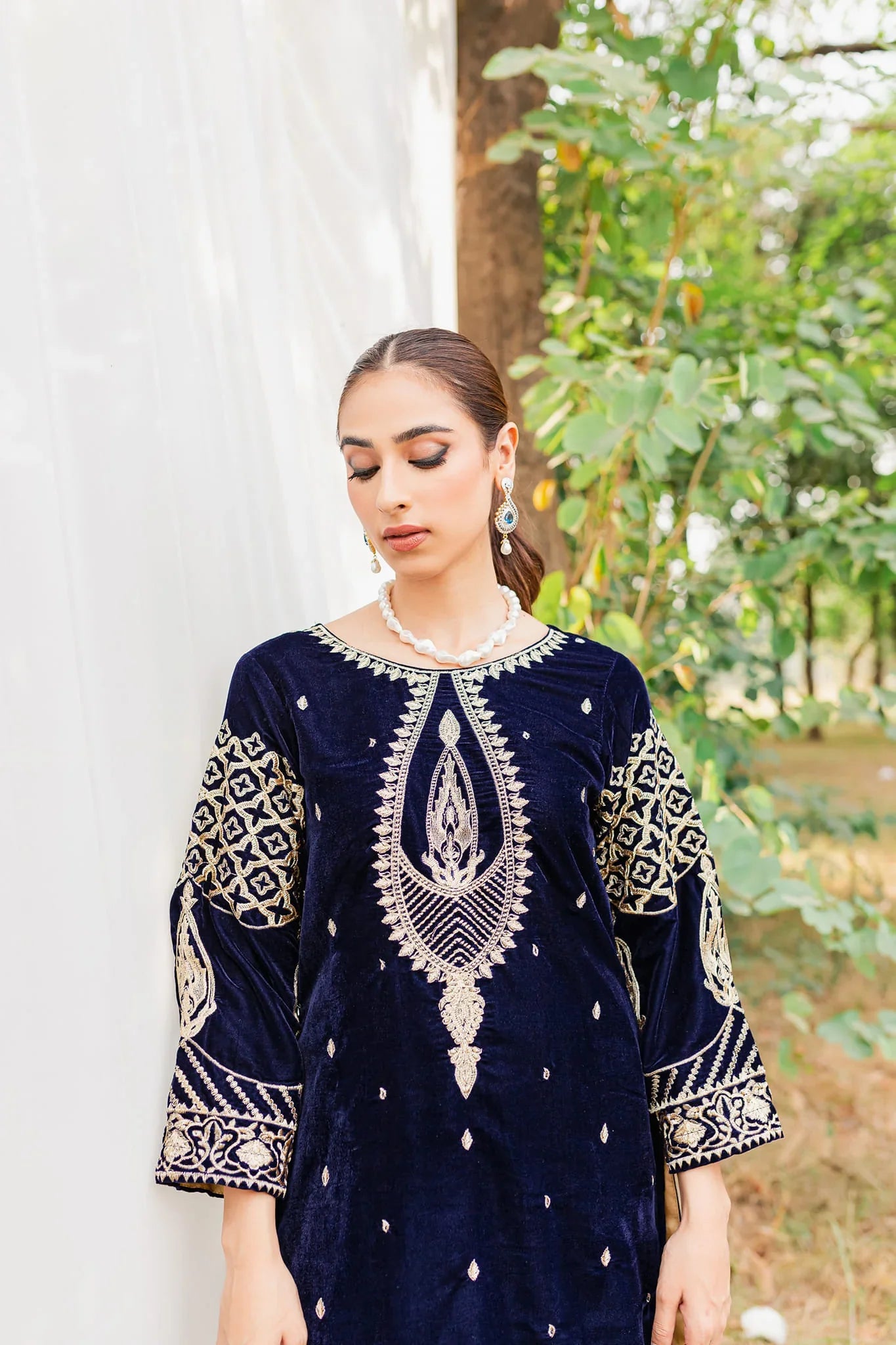 3PCS Velvet Embroidered Dress With Velvet Embroidered Shawl Velvet Winter Collection 967