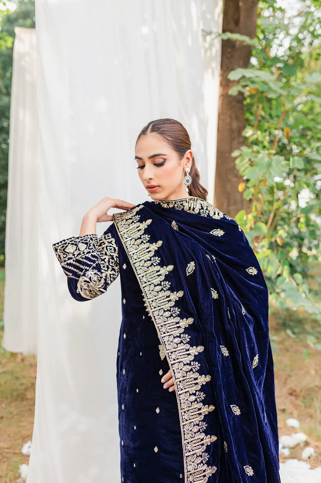 3PCS Velvet Embroidered Dress With Velvet Embroidered Shawl Velvet Winter Collection 967