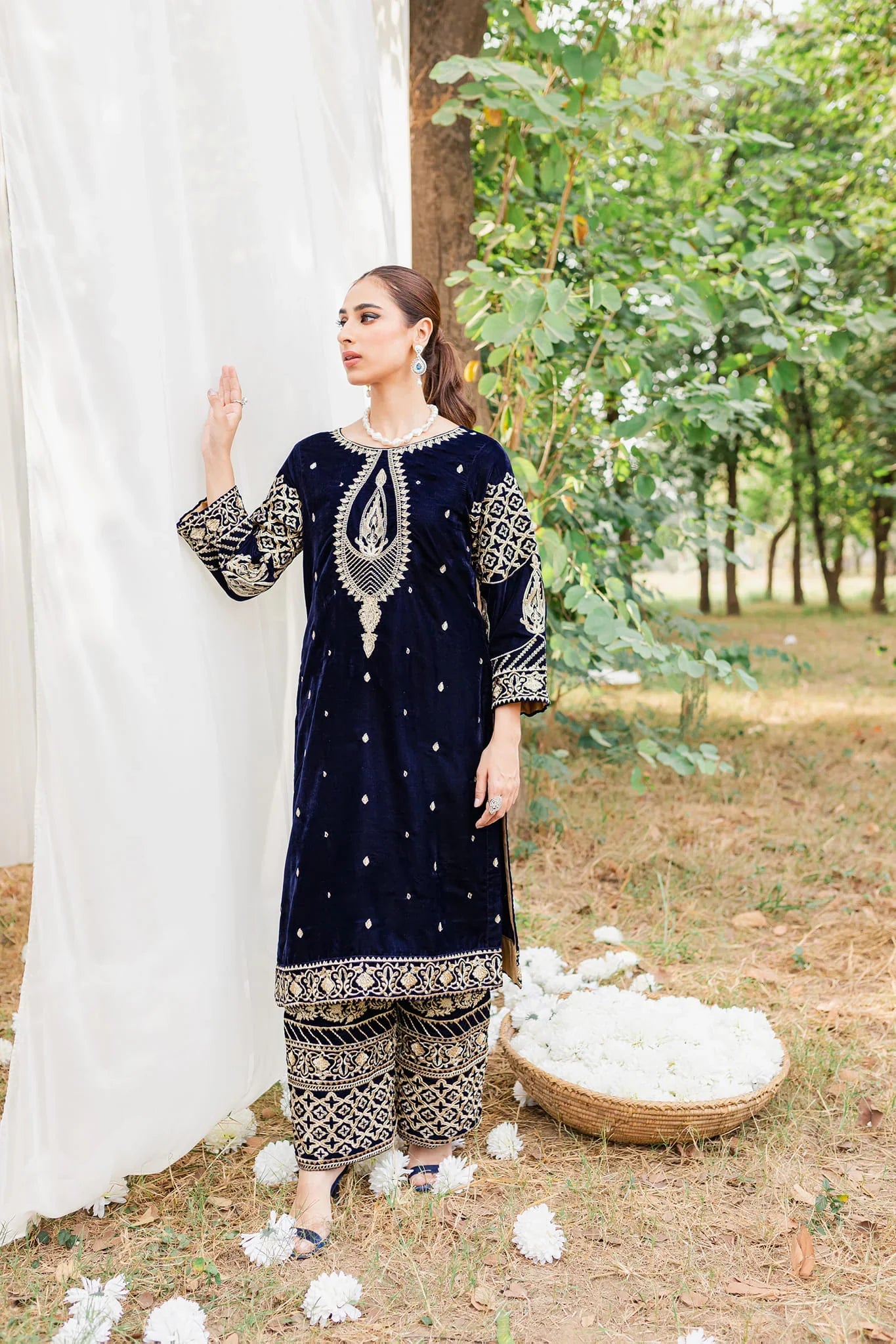 3PCS Velvet Embroidered Dress With Velvet Embroidered Shawl Velvet Winter Collection 967