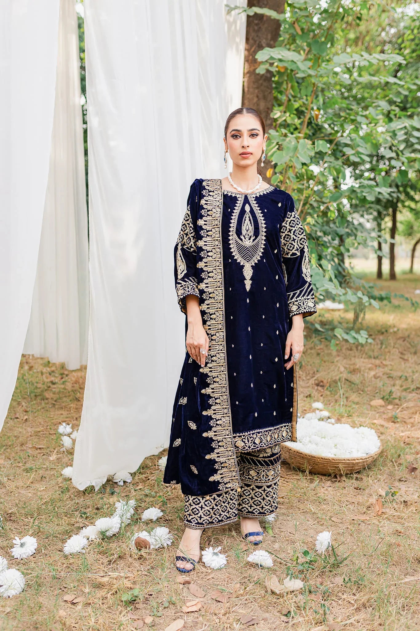 3PCS Velvet Embroidered Dress With Velvet Embroidered Shawl Velvet Winter Collection 967