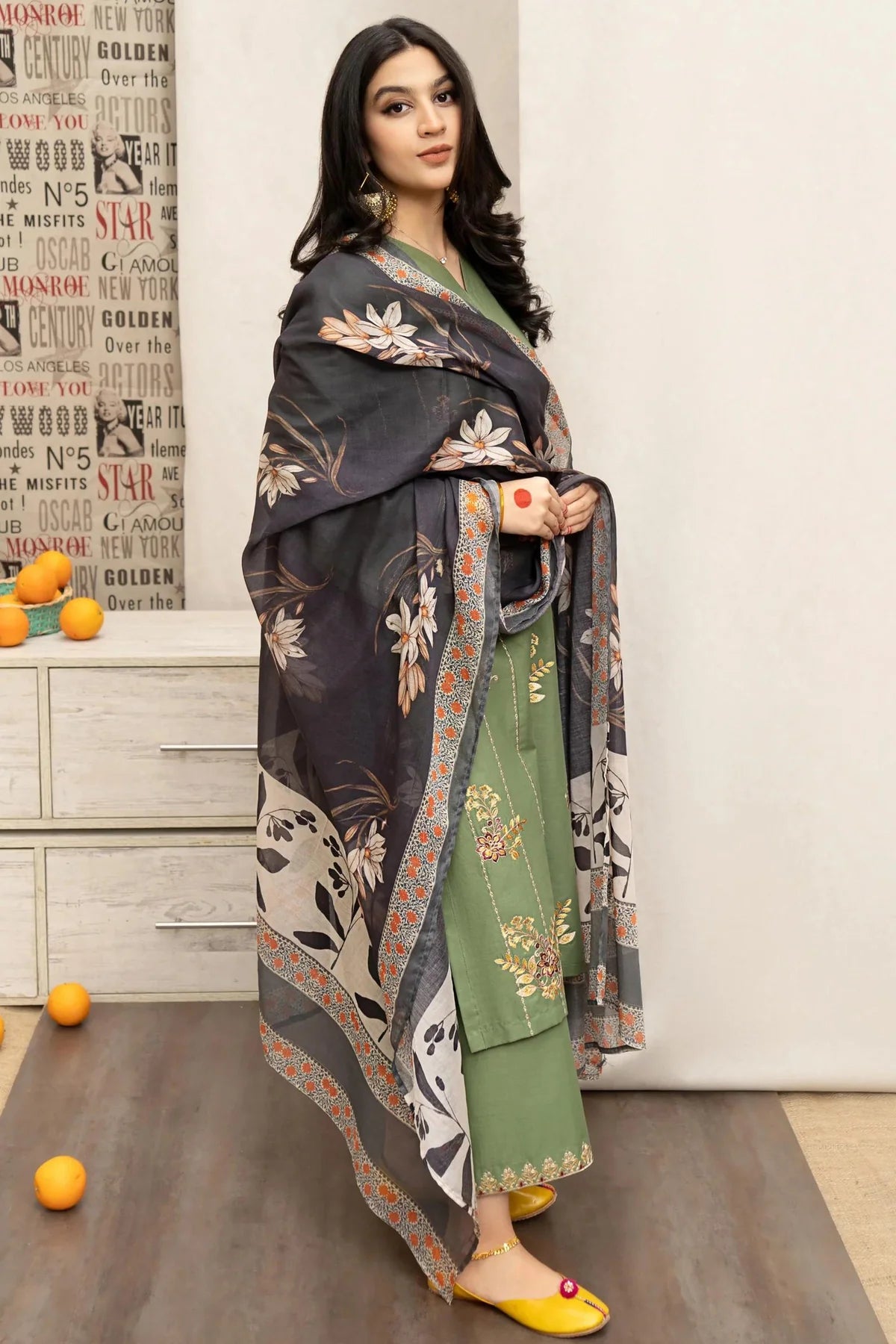 3PCS Urge Embroidered Winter Collection URW-721