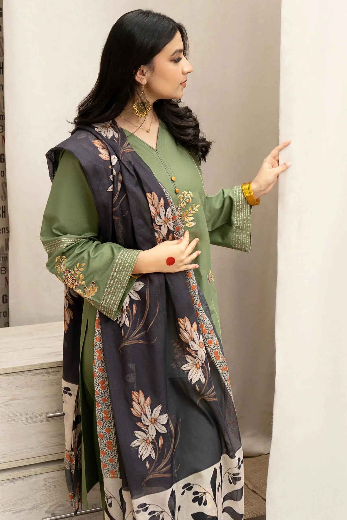 3PCS Urge Embroidered Winter Collection URW-721