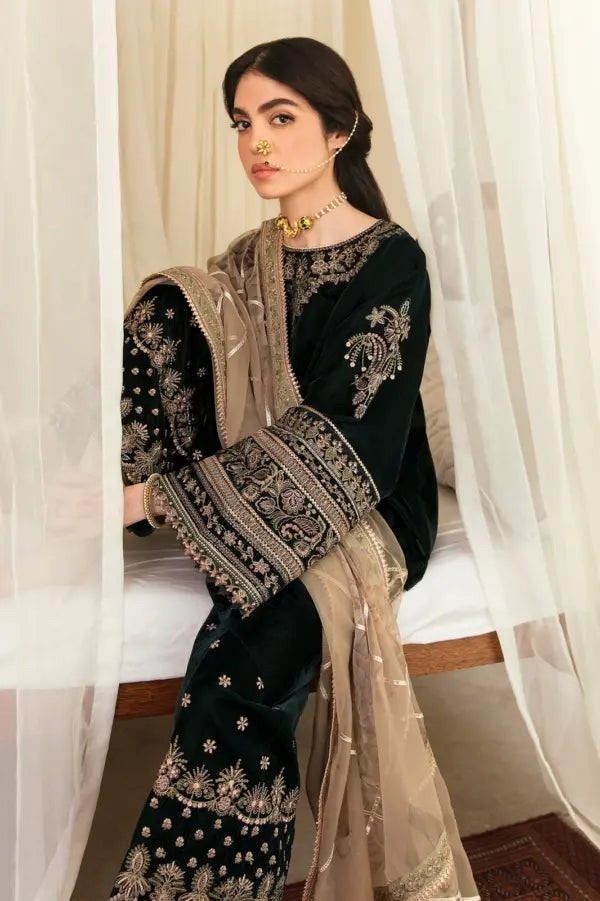 3PCS Embroidered Velvet Dress With Embroidered Organza Dupatta Velvet Winter Collection 958