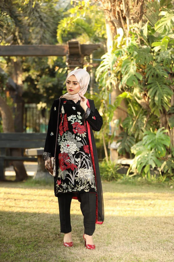 3PCS Embroidered Velvet Winter Collection 7004