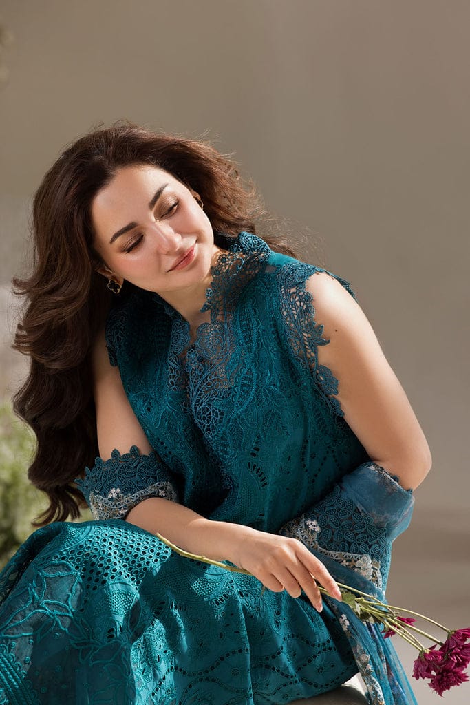 A+ 3PCS Dhanak Embroidered Shirt with Digital Printed Embroidered Dupatta Winter Collection ULM-3359