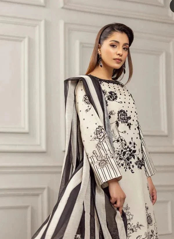 3PCS Sapphire Embroidered lawn Collection LM-91