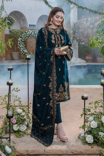 3PCS AZURE VELVET EMBROIDERED WITH VELVET EMBROIDERED DUPATTA LC Winter Collection BULM-950