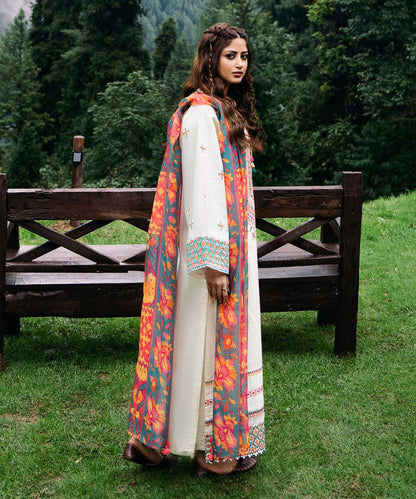 Lawn-3PC Embroidered Shirt with Digital Printed Jacquard Dupatta BU-5148