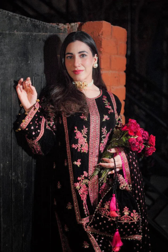 3PCS Embroidered Velvet Dress with Embroidered Dupatta Velvet Winter Collection 7007