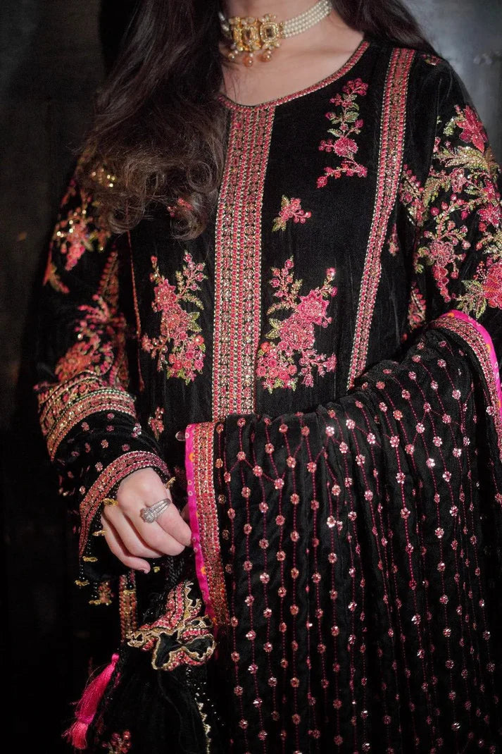 3PCS Embroidered Velvet Dress with Embroidered Dupatta Velvet Winter Collection 7007