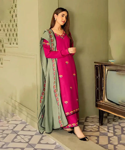3PCS Lawn- Embroidered Shirt with Lawn Embroidered Dupatta Lawn Collection ULM- 1173