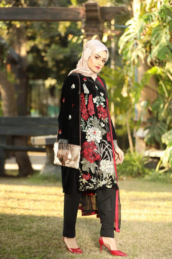 3PCS Embroidered Velvet Winter Collection 7004