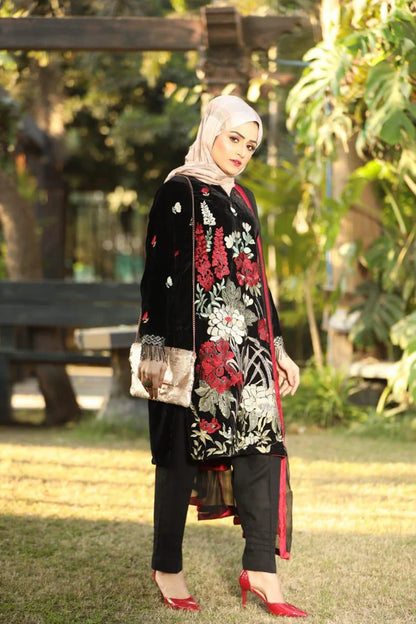 3PCS Embroidered Velvet Winter Collection 7004